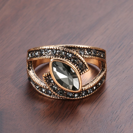 Amena – Bague Elegante en Cristal Negro