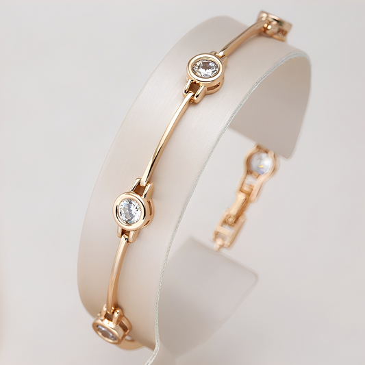 Lucía – Pulsera Elegante de Oro con Circonitas