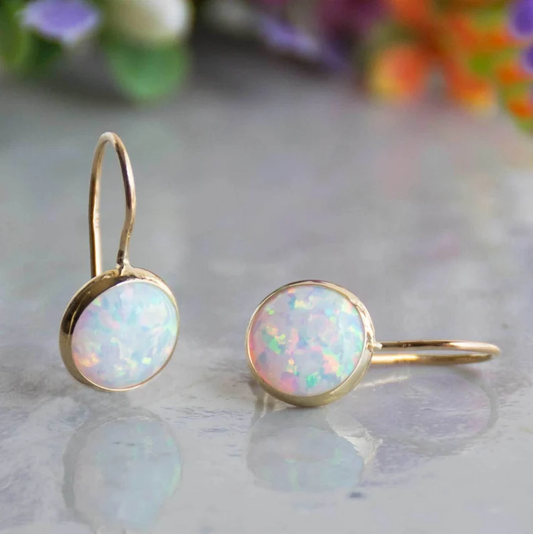 Mireya – Pendientes Vintage Dorados con Piedra de Ópalo