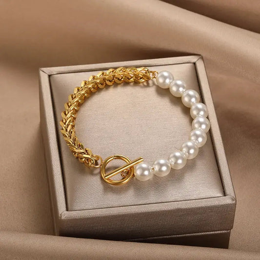 Cassia – Pulsera Dorada Elegante con Perlas