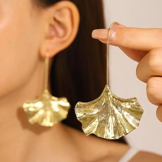 Bliss – Pendientes Pétalos Dorados Vintage