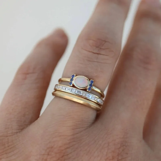 Oprah – Conjunto de Anillos Vintage de Oro con Ópalo