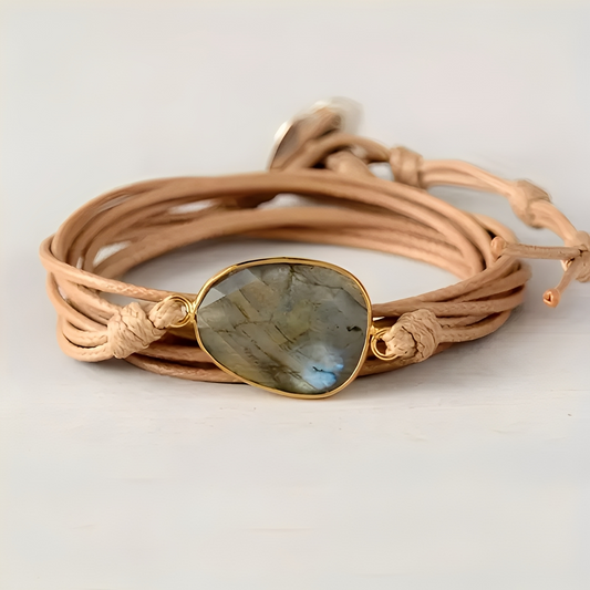 Cassandra – Pulsera Elegante en Cuero y Piedra