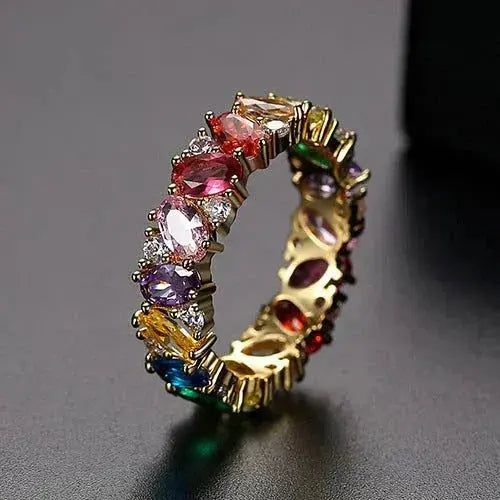 Colette – Anillo Destacado con Brillos Arcoíris