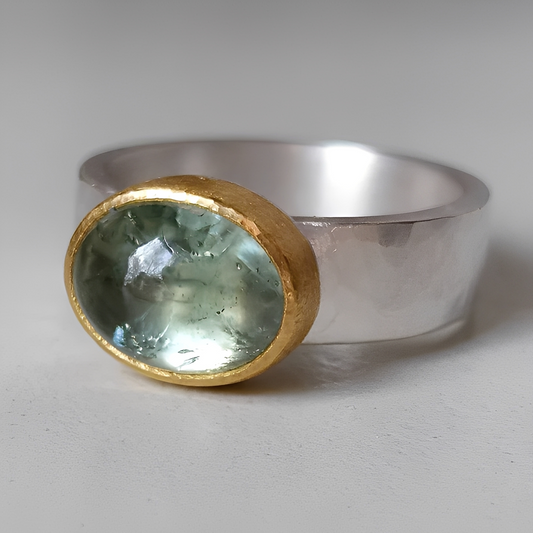 Amira – Anillo Vintage Verde Hecho a Mano