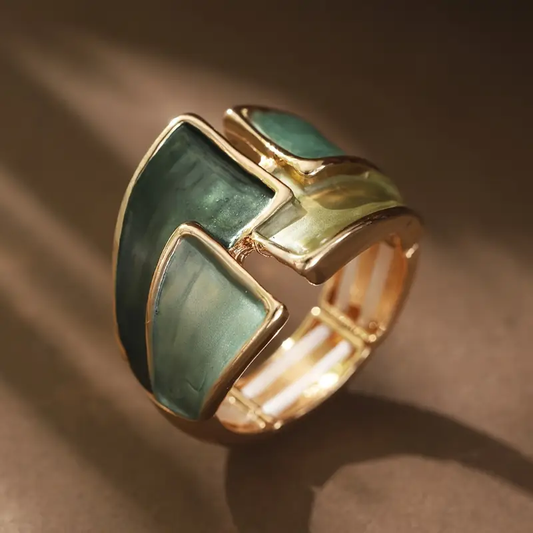 Soline – Anillo Dorado con Esmalte Verde