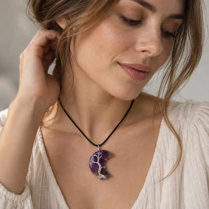 Collar de dama con árbol de vida y colgante de luna