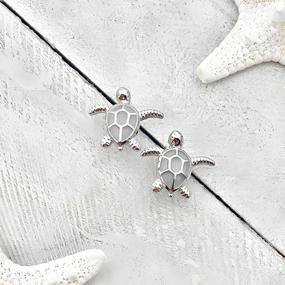 Marina – Pendientes de Tortuga Marina en Plata con Ópalo