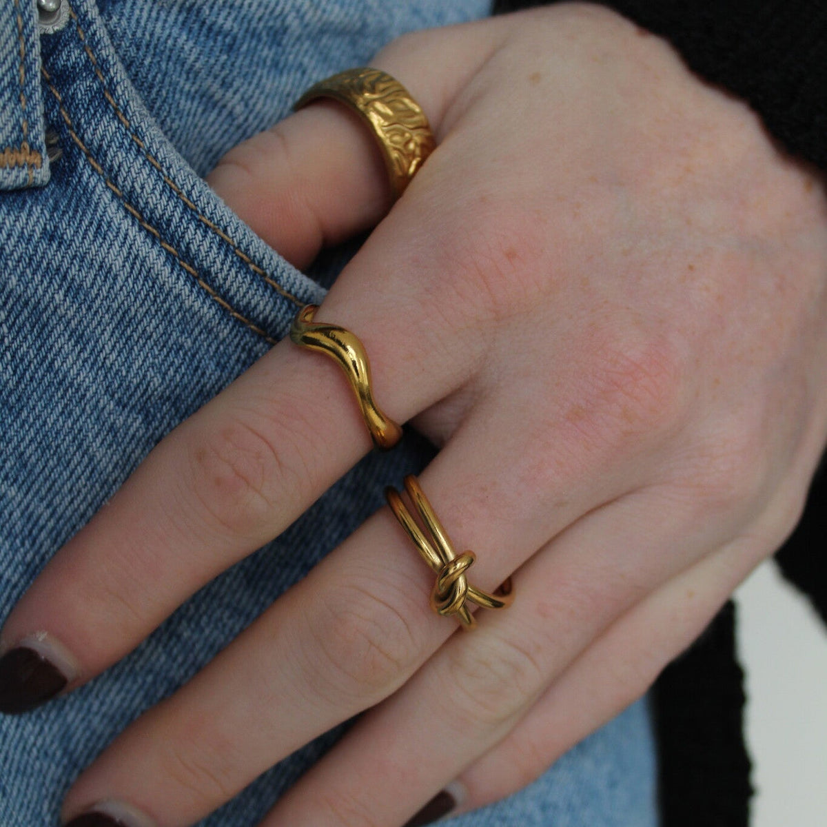 Anillo Ajustable de Mujer con Doble Banda y Motivo de Nudo