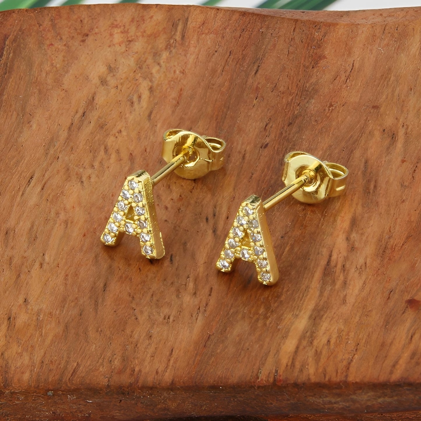 Aiah – Pendientes Letra del Alfabeto Inglés