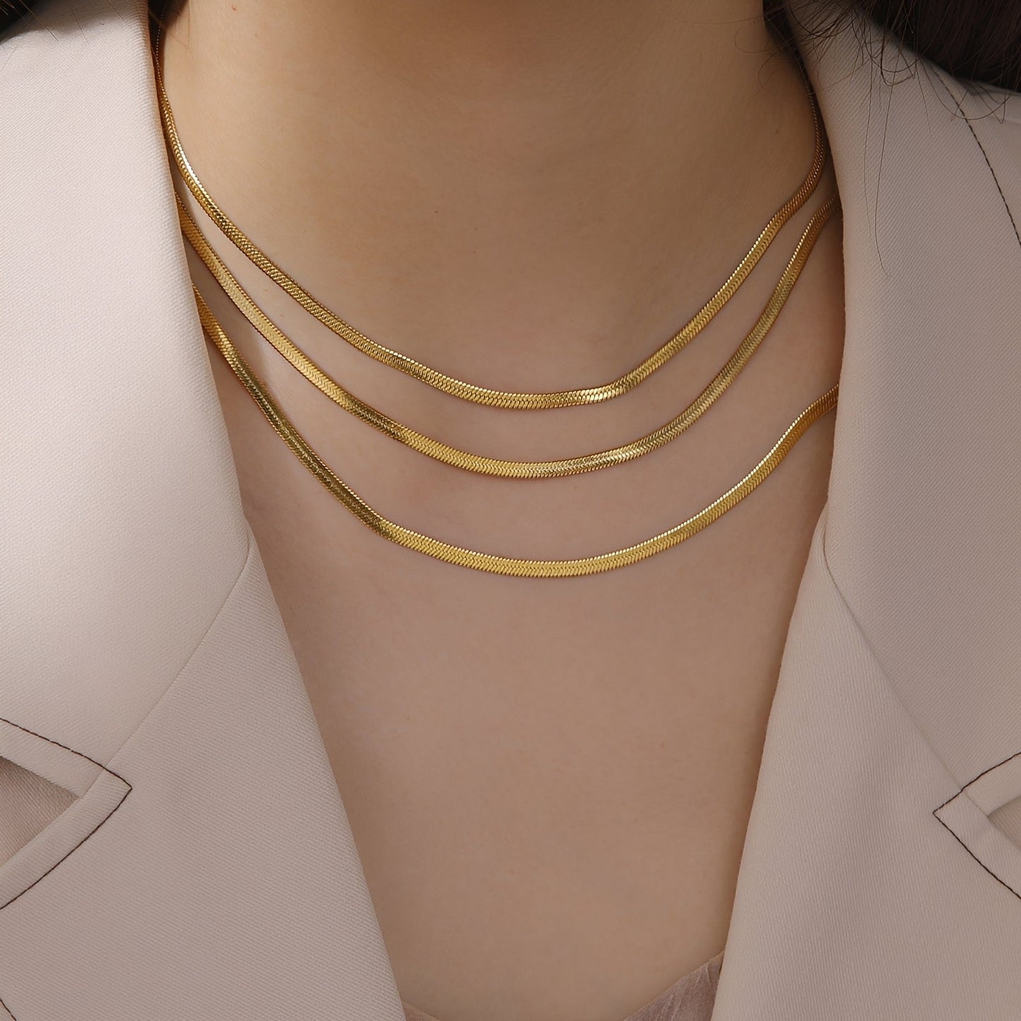Naomie – Collar Choker Malla Serpiente