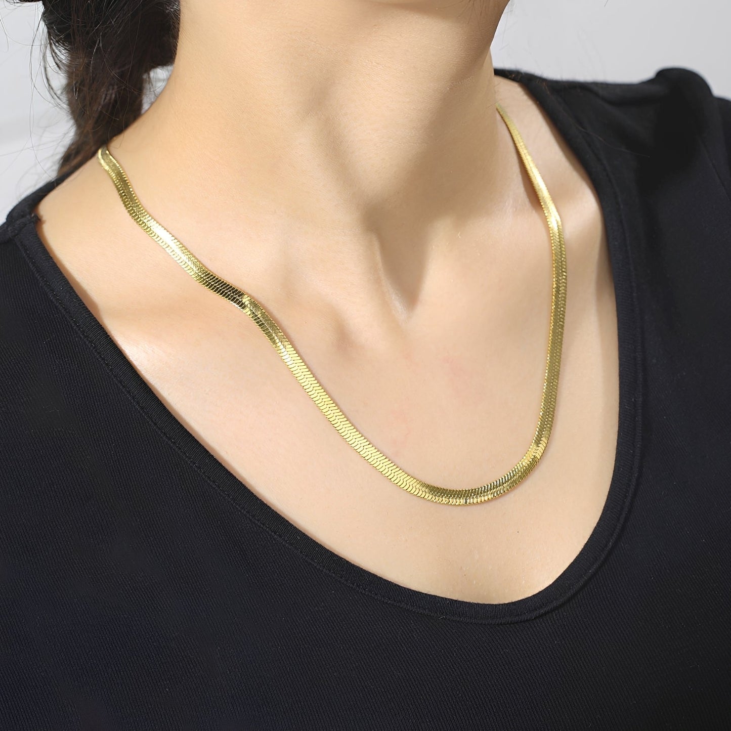 Naomie – Collar Choker Malla Serpiente