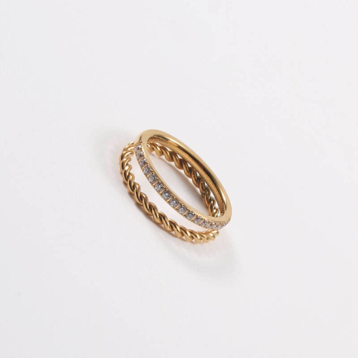 Vanie – Anillo Trenzado Doble con Zirconia