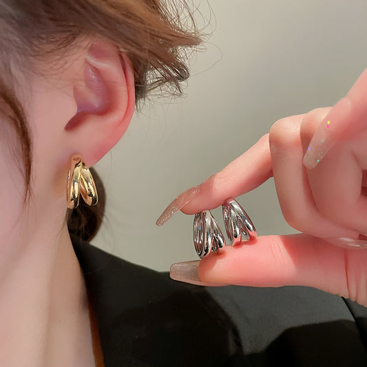 Angelina – Pendientes Doble Capa en Forma C