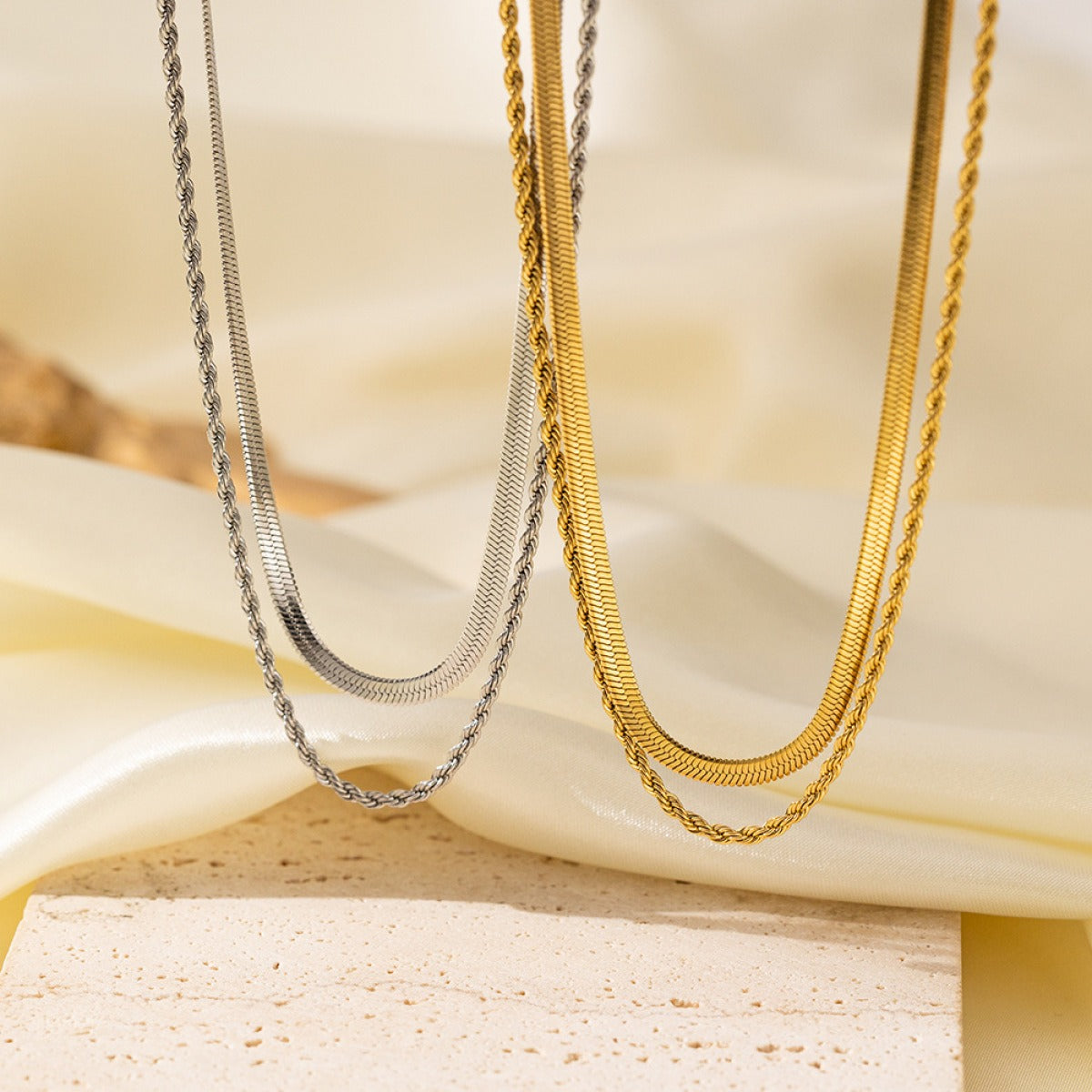 Leah – Collar Doble Cadena Estilo Snake