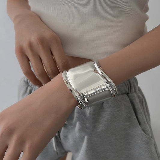 Daria – Pulsera Brazalete Ancho Metálico