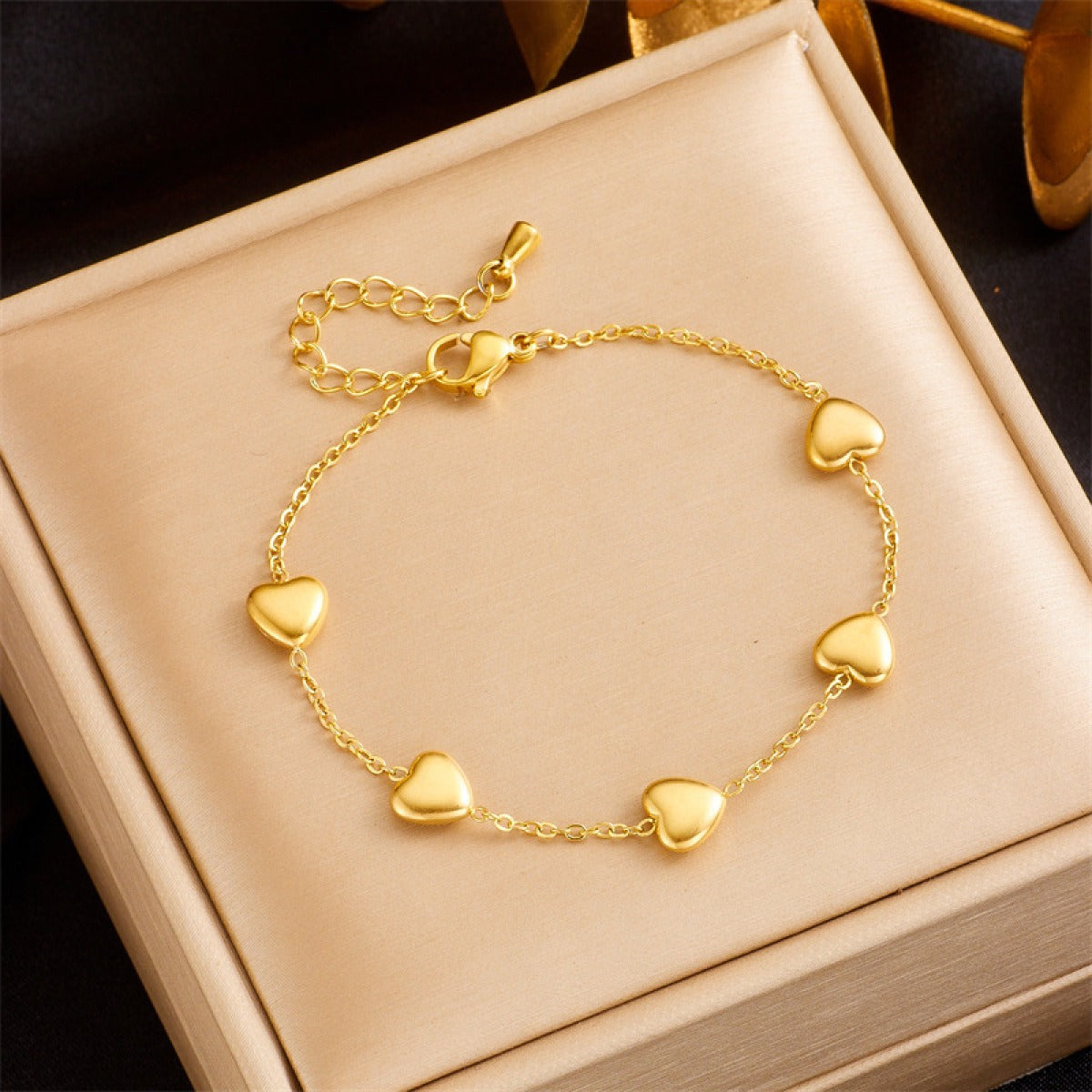 Amara – Pulsera Corazones Delicados Elegante