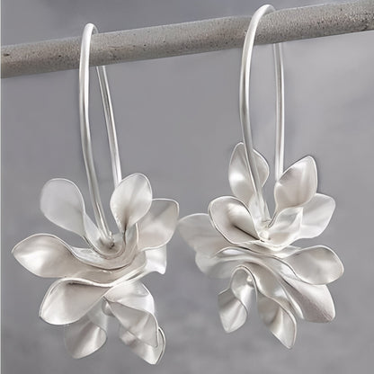Chary – Pendientes Florales Vintage en Plata