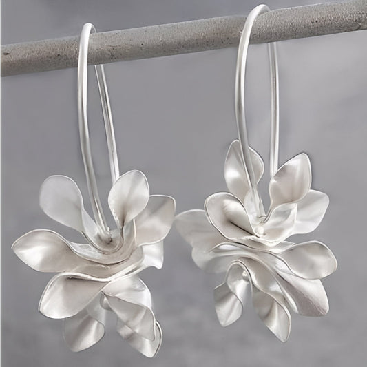 Chary – Pendientes Florales Vintage en Plata