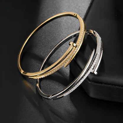 Victoria – Pulsera Clavo Exquisita