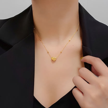 Amara – Collar Love en Acero Titanio