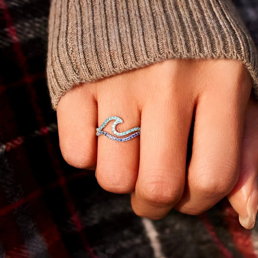Daphnie – Anillo Ola en Ópalo Luminoso