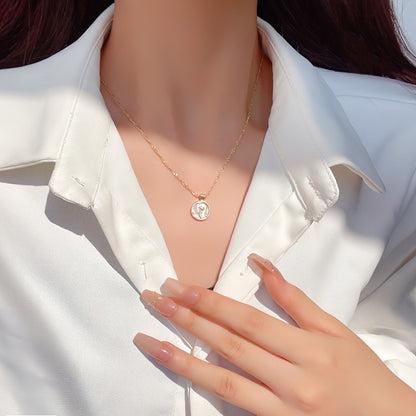 Rosalie – Collar Elegante con Rosa Suave