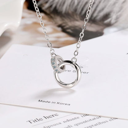 Kris – Collar Amor Cinta de Möbius en Plata de Ley