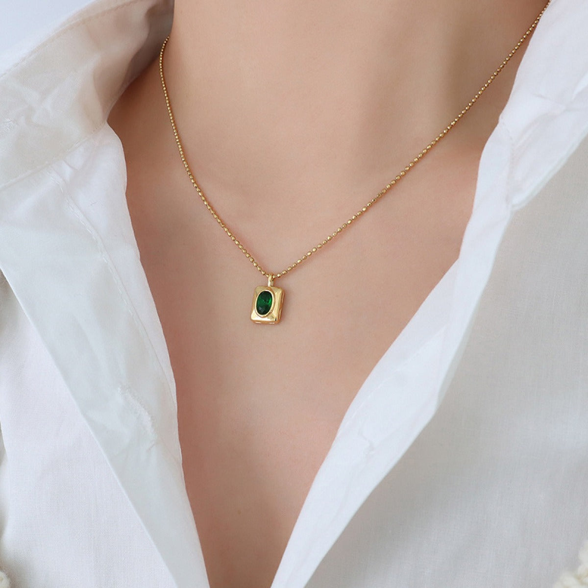 Bea – Collar Ovalado Elegante con Acabado Brillante