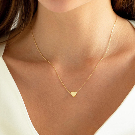 Alina – Collar Corazón Minimalista Elegante