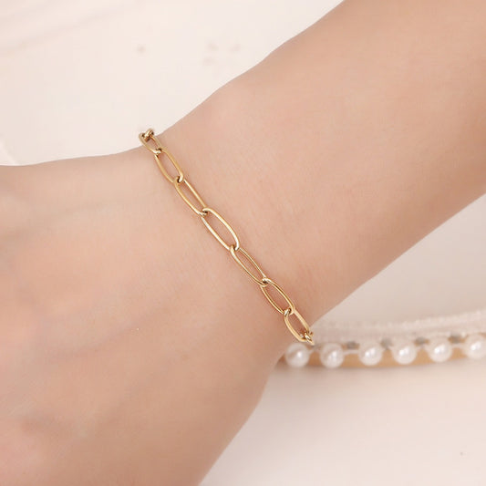 Clara – Pulsera Cadena Ovalada Dorada Elegante