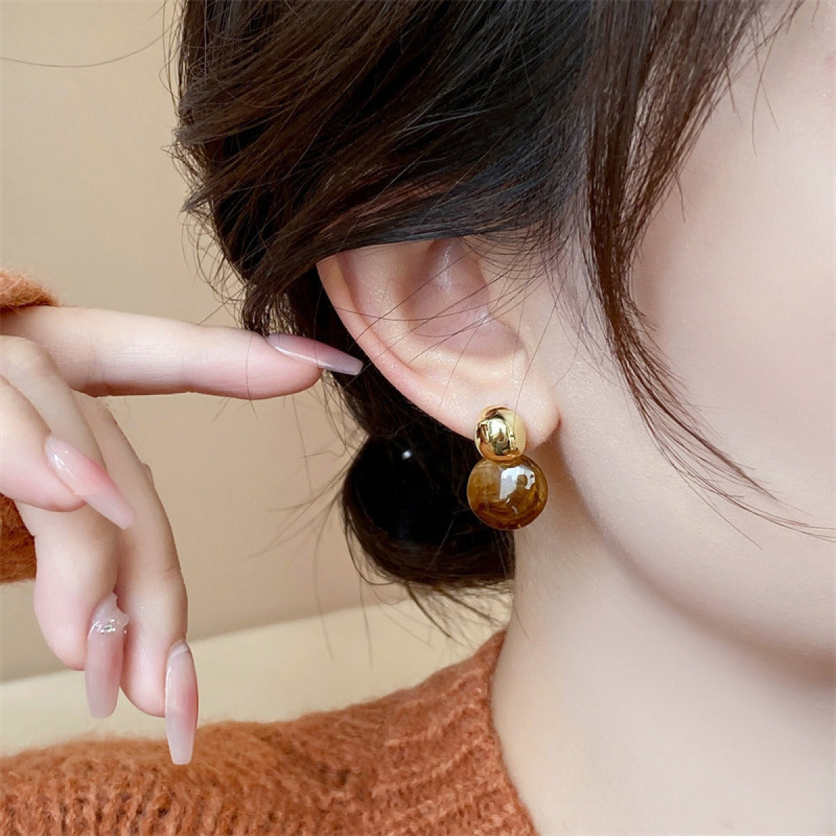 Nova – Pendientes Retro Tono Café Elegante