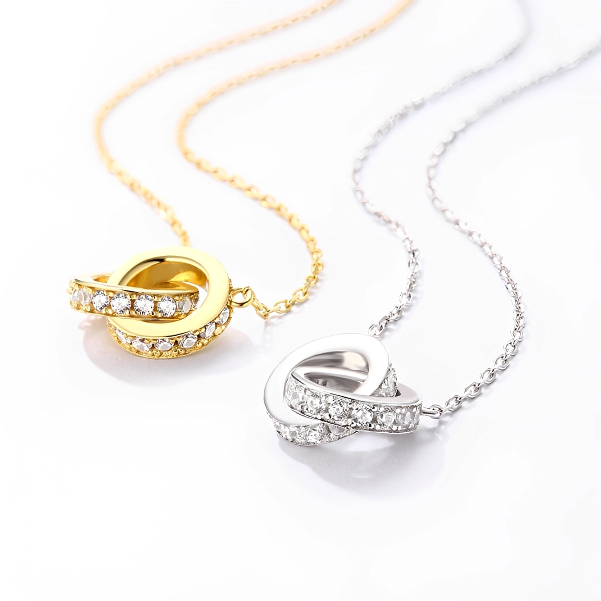 Stella – Collar con Colgante de Doble Anillo Circular Elegante