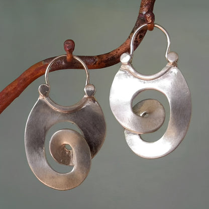 Selene – Pendientes Vintage con Diseño en Espiral
