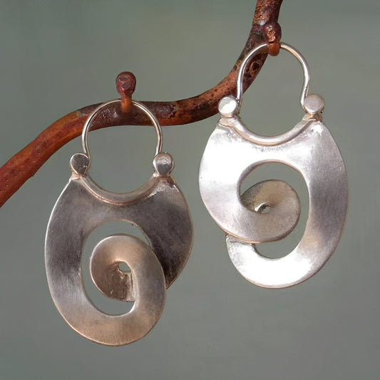 Selene – Pendientes Vintage con Diseño en Espiral