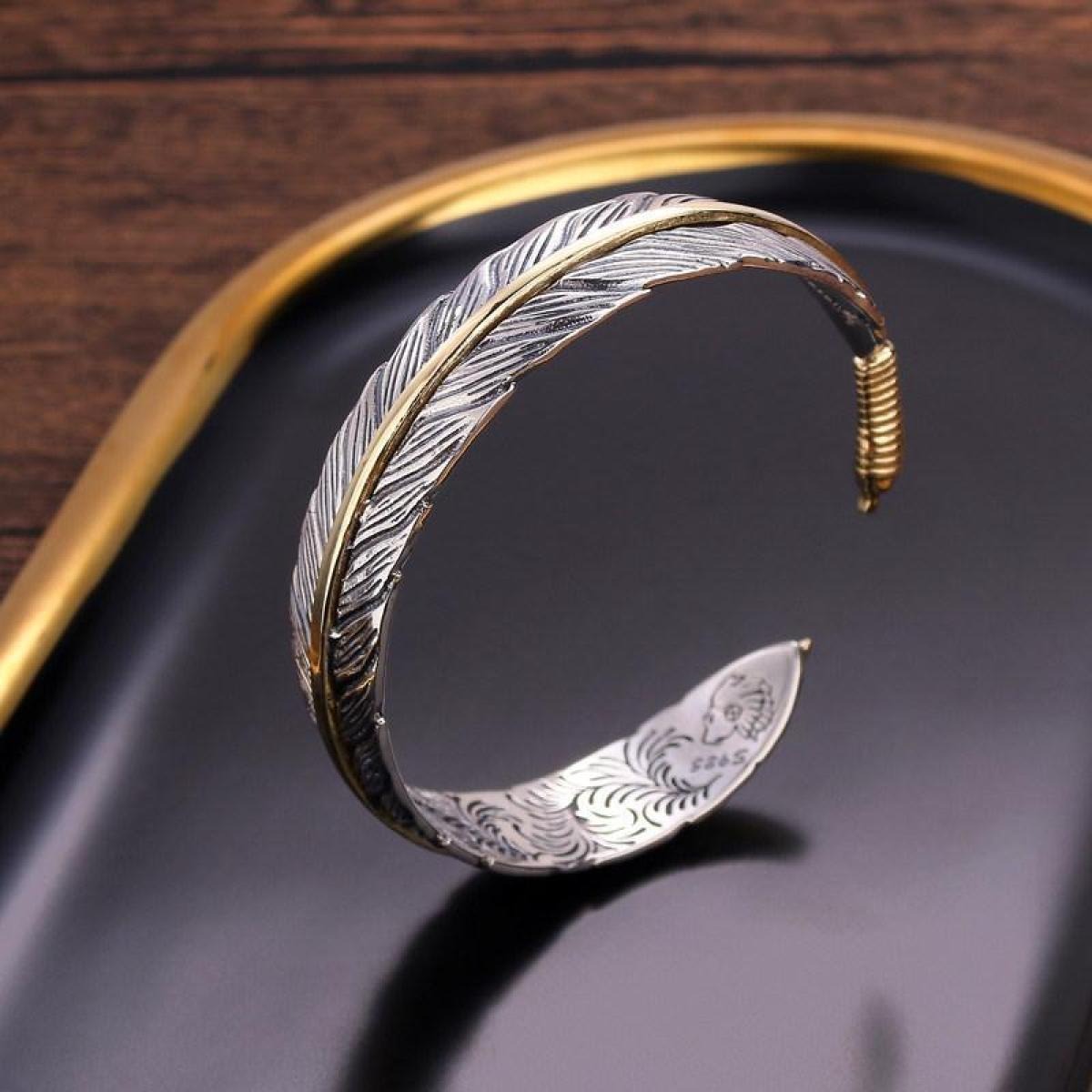 Jessica – Brazalete Manchette Pluma Vintage