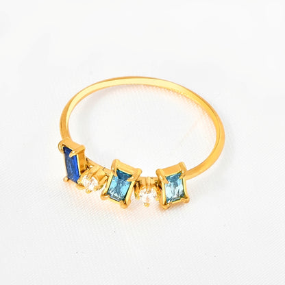 Sharlene – Anillo Skyline con Brillo Azul y Estilo Elegante