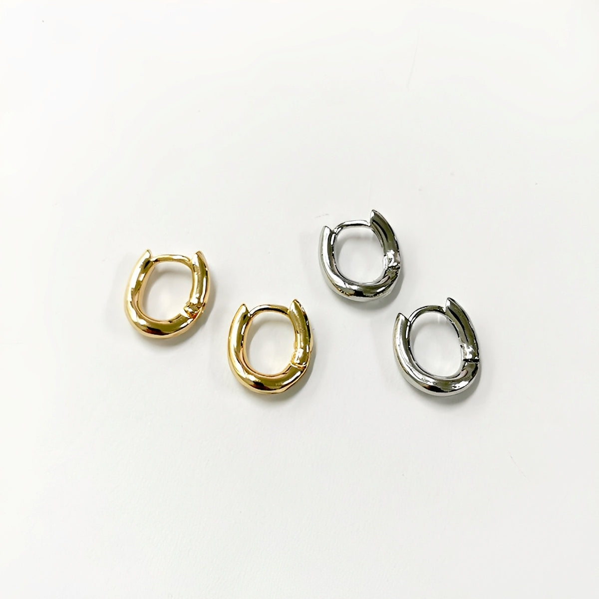 Ariana – Pendientes Irregulares en Forma U Elegantes