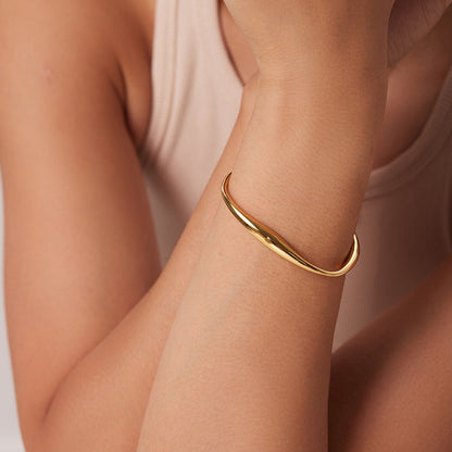 Gayle – Pulsera Möbius Elegante