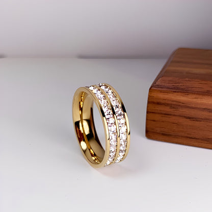 Jona – Anillo Elegante con Circonitas Engarzadas