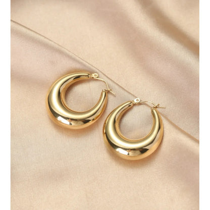 Aiko – Pendientes Dorados de Acero Elegantes
