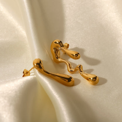 Gina – Pendientes Irregulares con Acabado Dorado