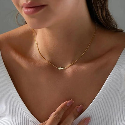 Aurora – Collar Colgante Pequeña Cruz