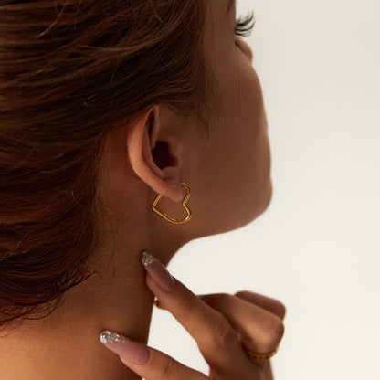 Clara – Pendientes Corazón Dorados