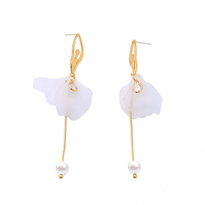 Aiah – Aretes Pétalos & Perlas de Oro Blanco