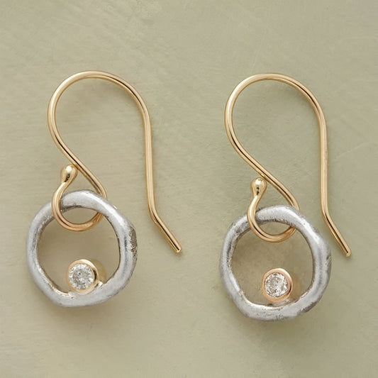 Isolde – Pendientes Vintage de Circon con Detalle Dorado y Plateado