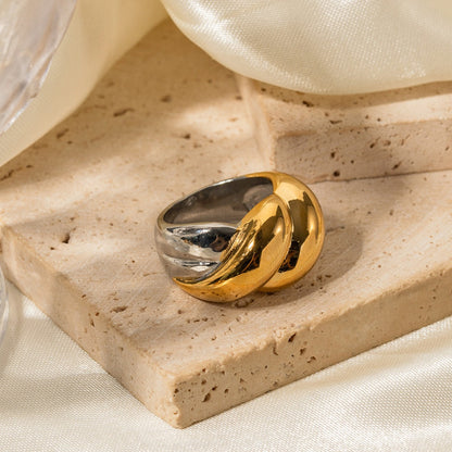 Fatima – Anillo Dorado Elegante