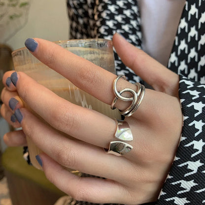Dahlia – Anillo Trenzado Retro Elegante