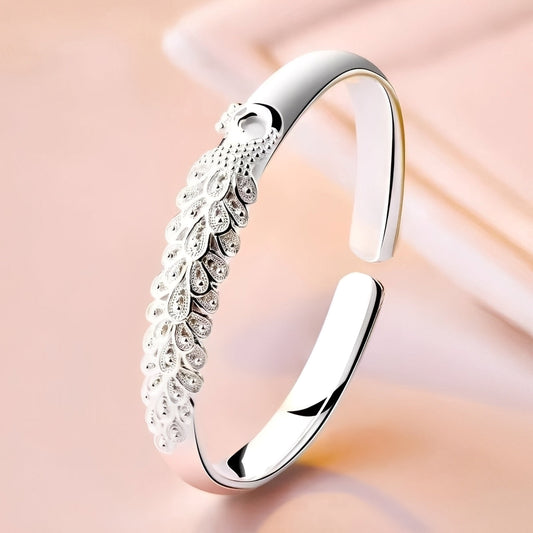 Elina – Brazalete Ajustable de Sueño en Plata