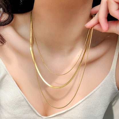 Ashley – Collar Dorado de 3 Filas Cadena Serpiente